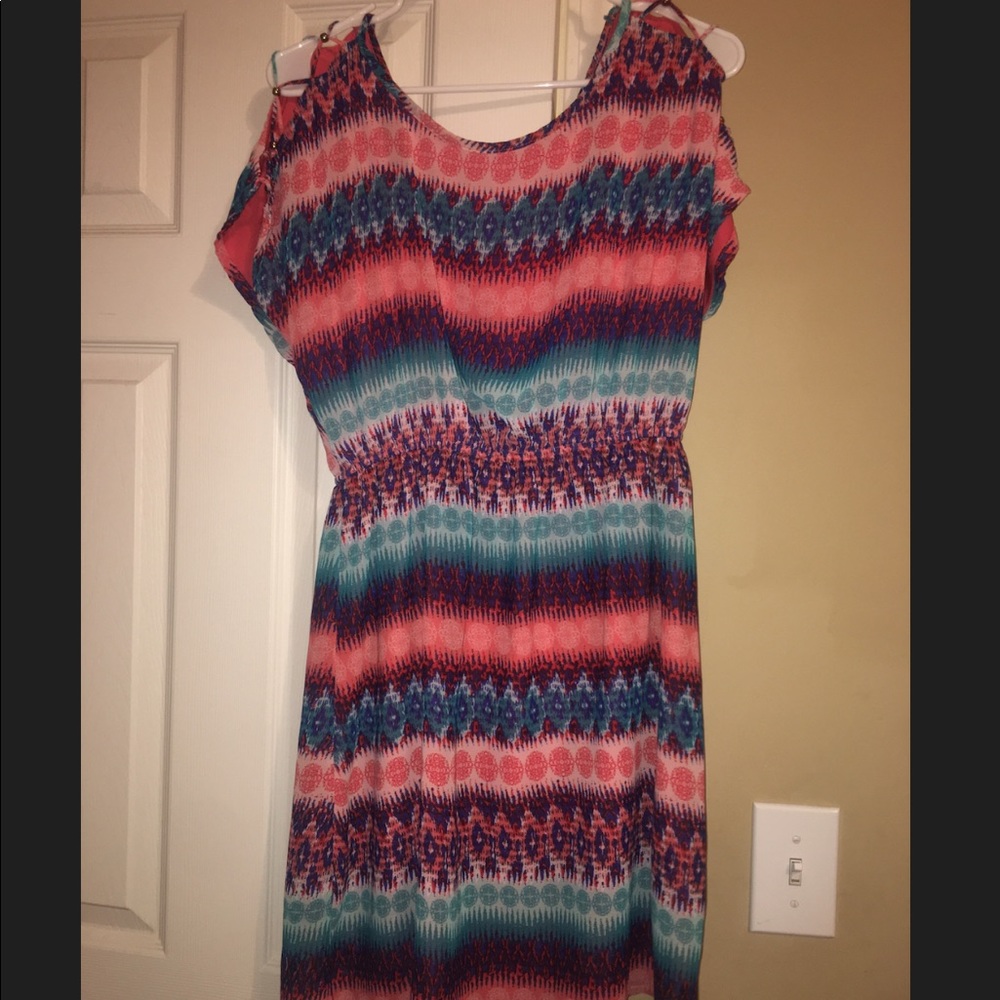 Singed waist, knee length dress